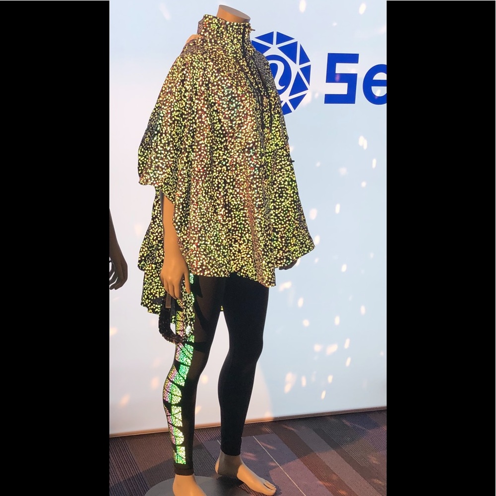 Lululemon Seawheeze Reflective Horizon Runner Cape SISR Size M/L